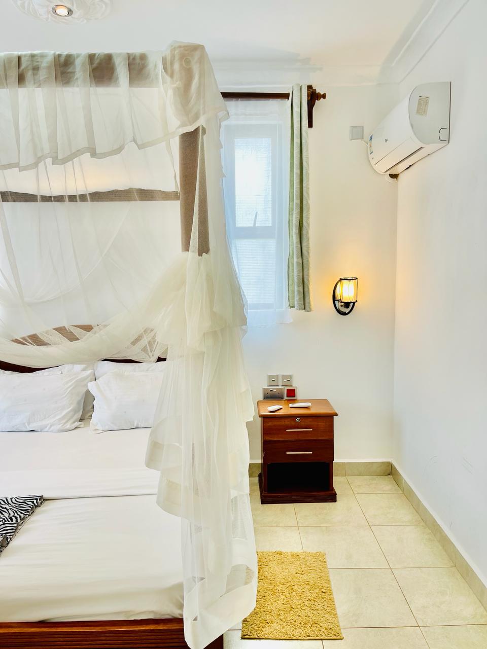 Hotel & Apartment